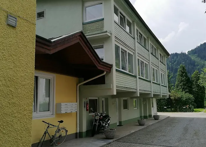 Seestrasse Döbriach